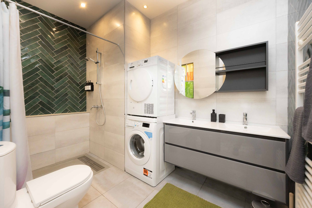 place alegria luxury apartment carcassonne rental bath hr 63
